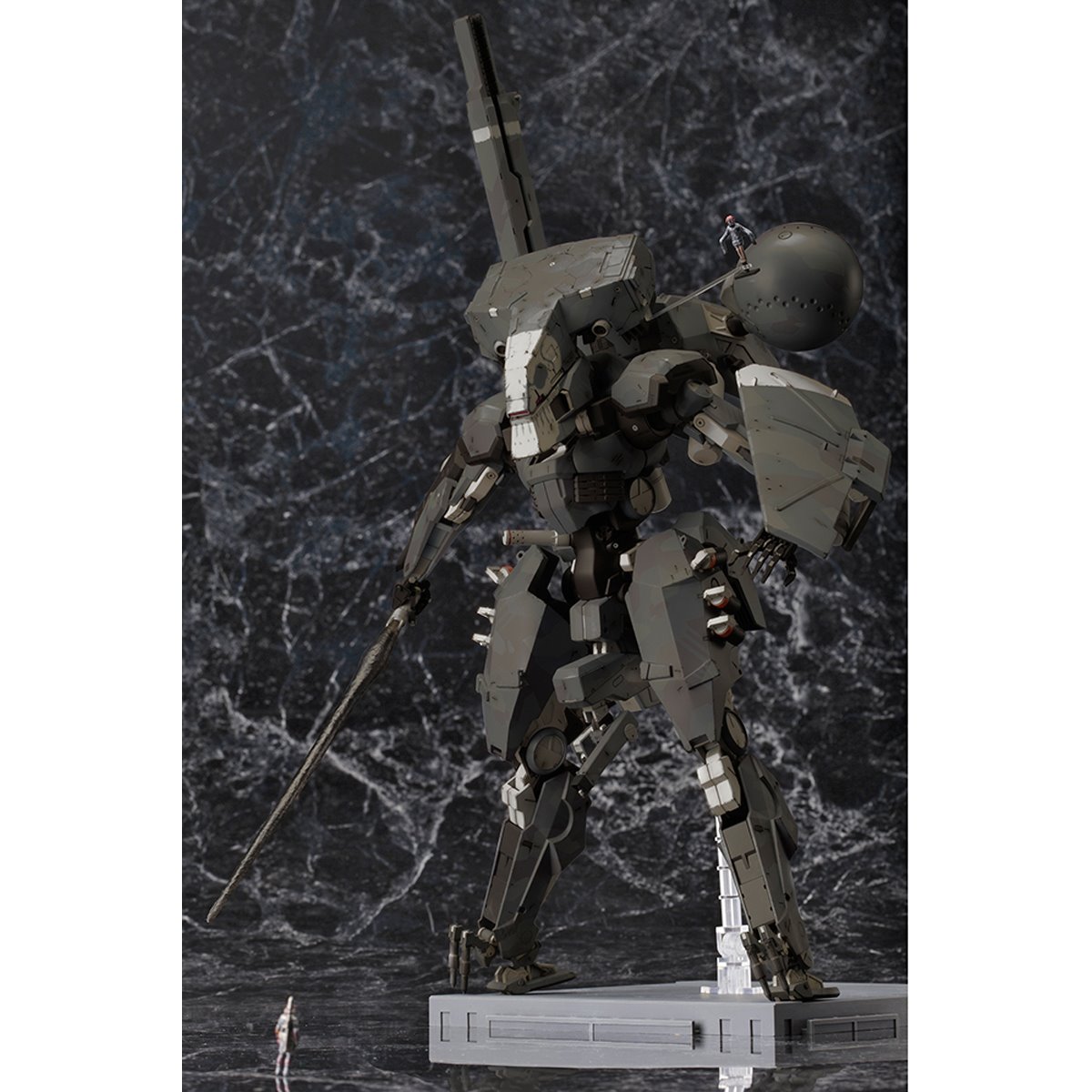 1037-metal-gear-solid-v-the-phantom-pain-metal-gear-sahelanthropus-black-version-1-100-scale-model-kit-rerun-1.webp