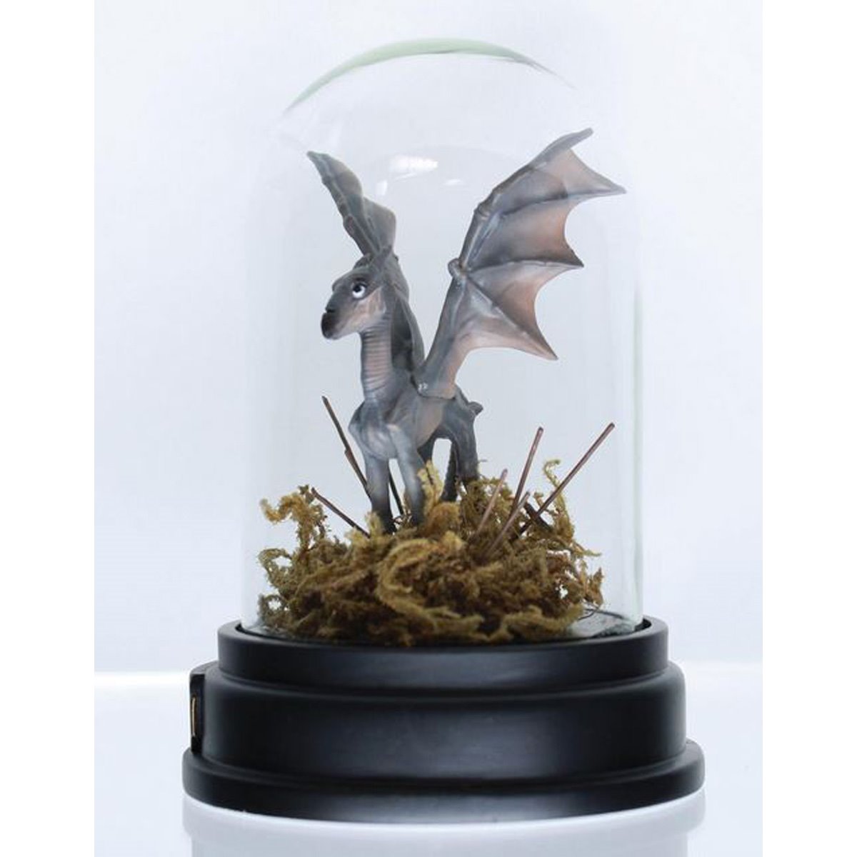 1109-wizarding-world-of-harry-potter-thestral-curiosity-cloche-statue-1.webp