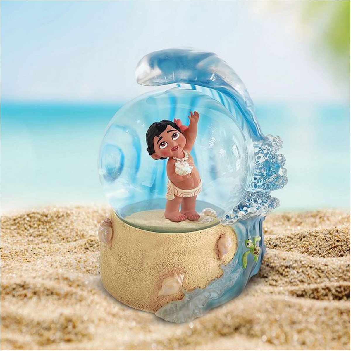 1110-disney-showcase-moana-baby-moana-ocean-snow-globe-1.webp