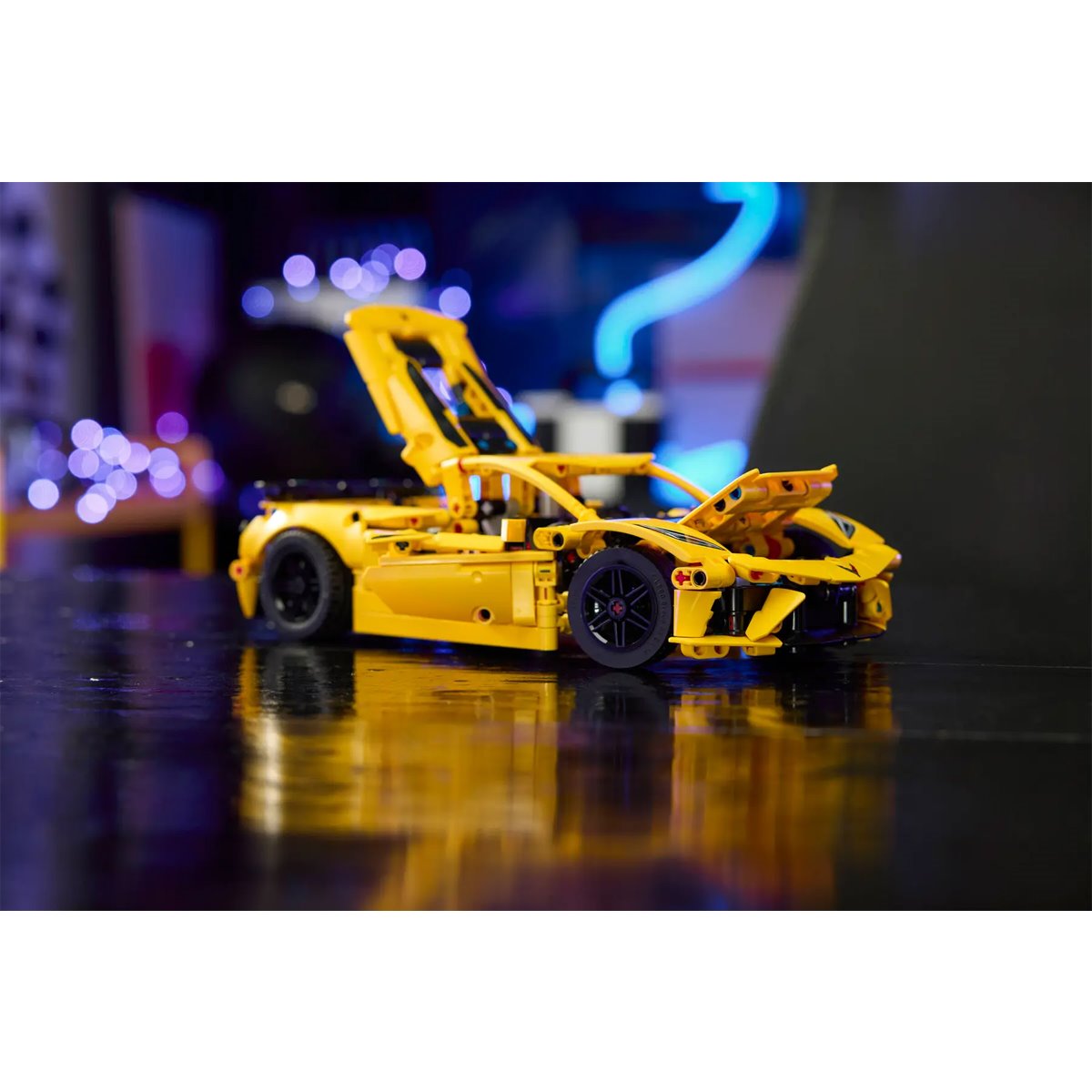 1308-lego-technic-42205-chevrolet-corvette-stingray-1.jpg