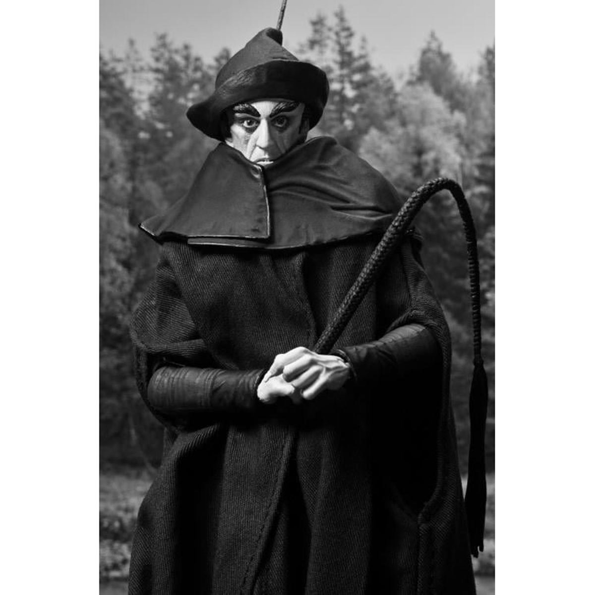 1331-nosferatu-ultimate-count-orlok-black-white-7-inch-scale-action-figure-1.webp