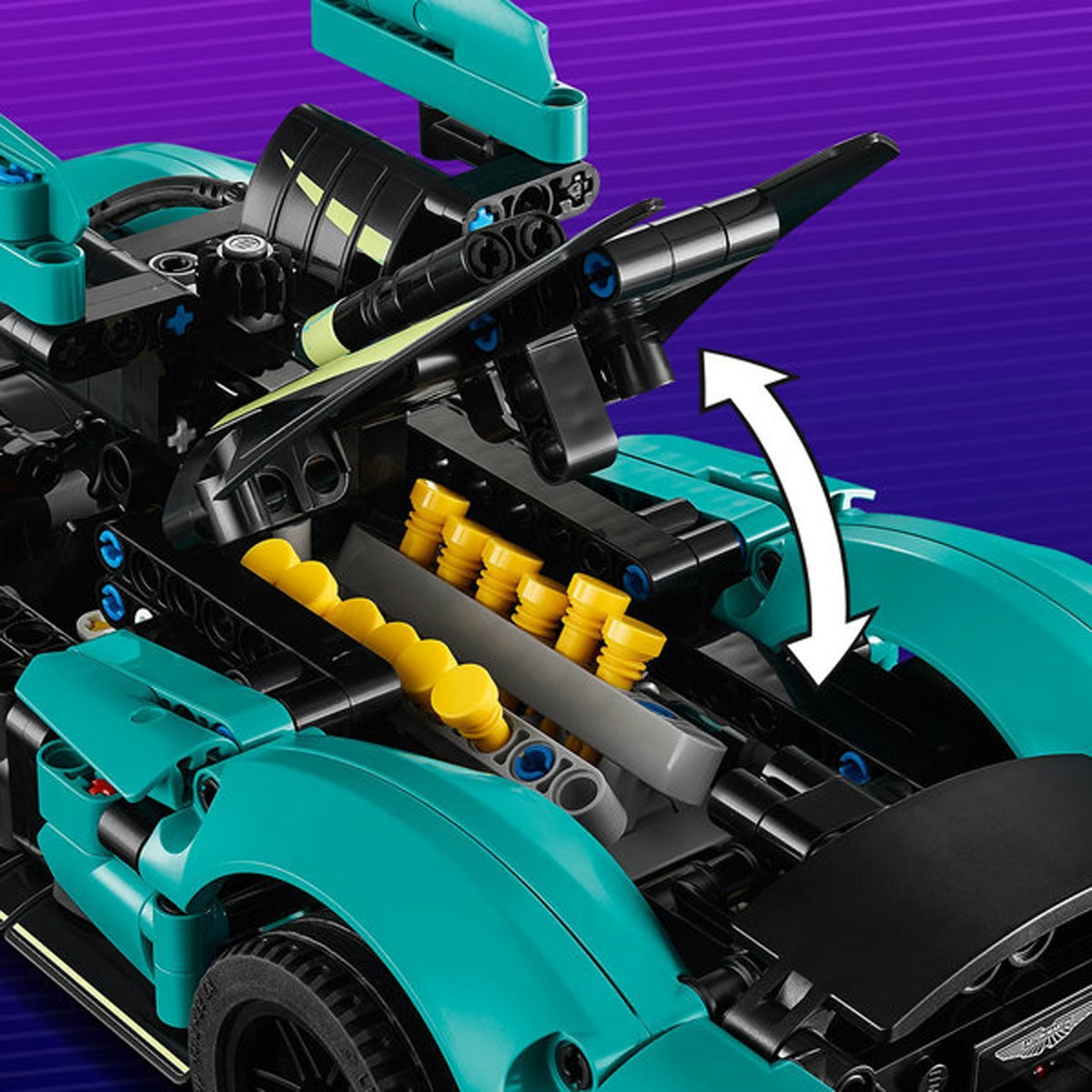 396-lego-technic-42208-aston-martin-valkyrie-1.jpg