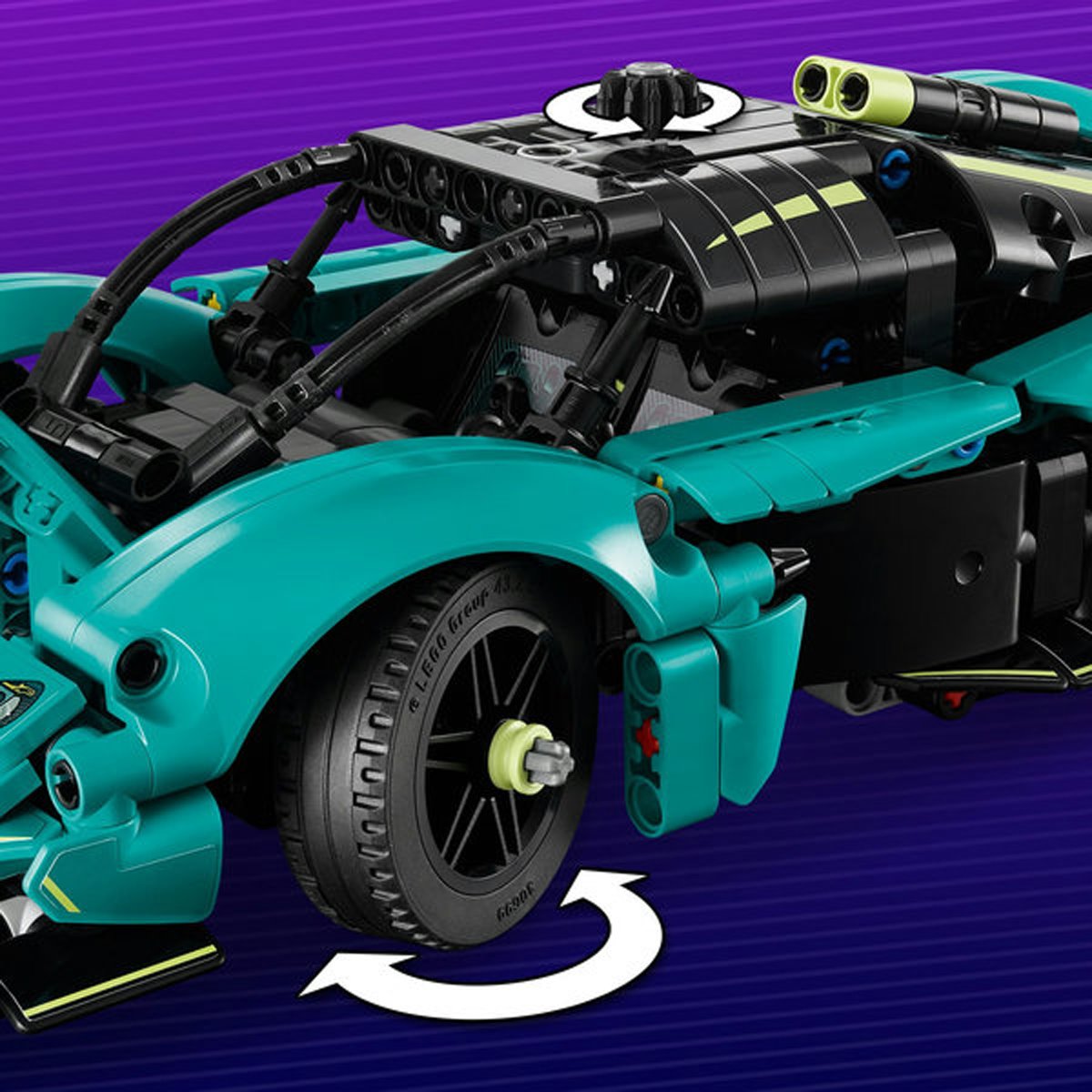 396-lego-technic-42208-aston-martin-valkyrie-1.jpg