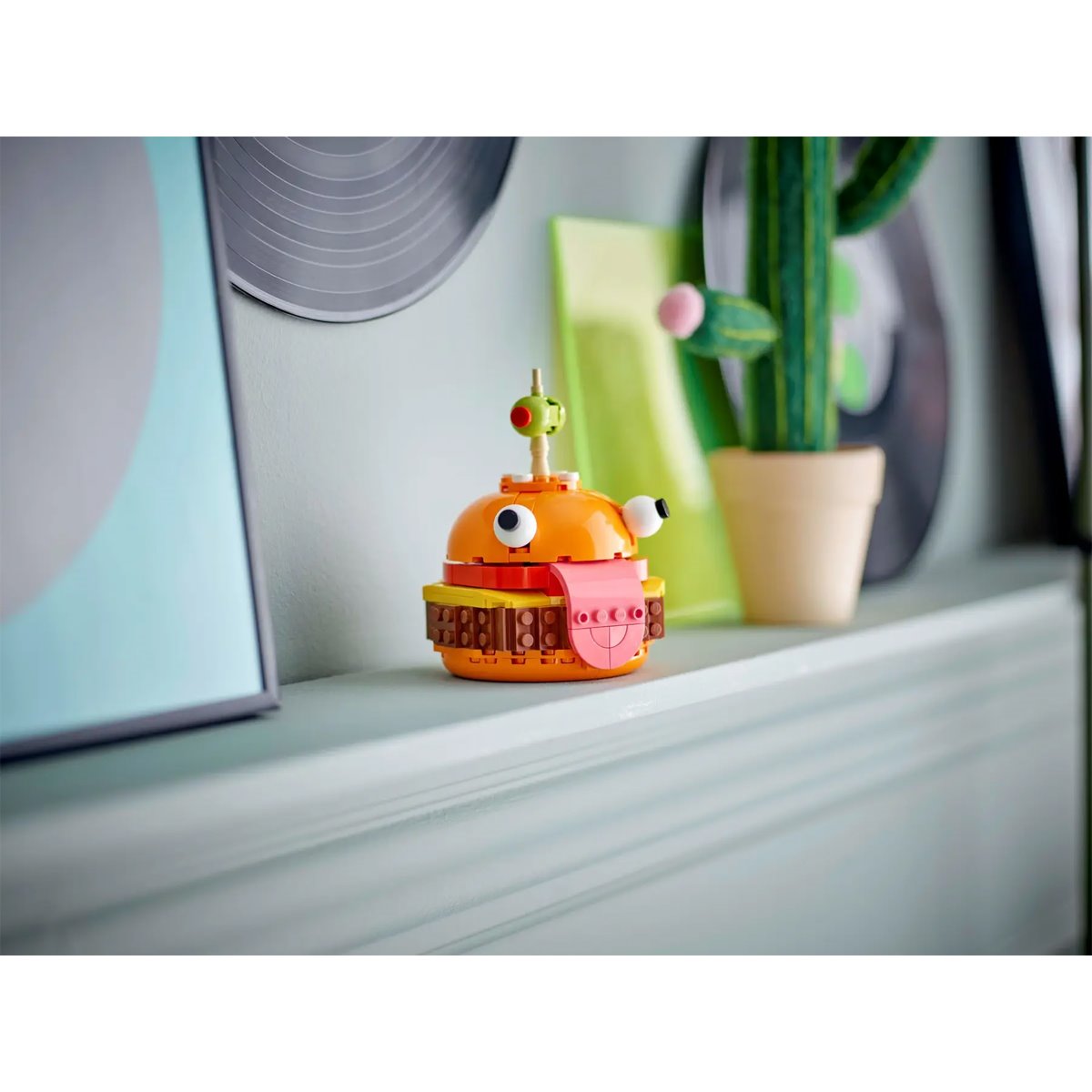 444-lego-77070-fortnite-durrr-burger-1.jpg