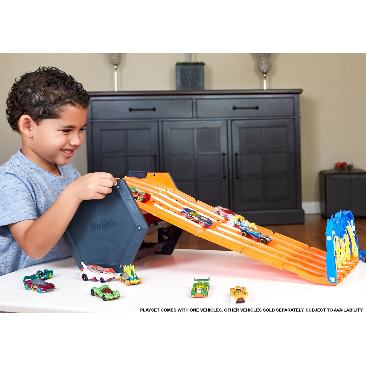 469-hot-wheels-roll-out-race-way-playset-1.jpg