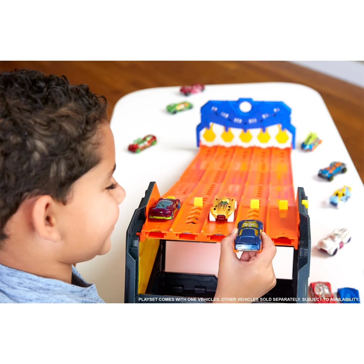 469-hot-wheels-roll-out-race-way-playset-1.jpg