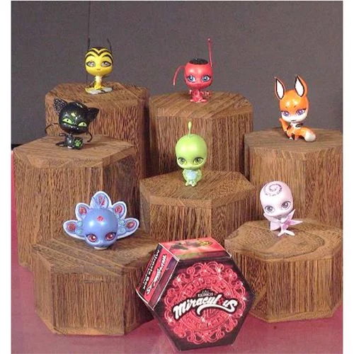 535-miraculous-ladybug-miracle-box-kwami-surprise-mini-figure-case-of-16-1.webp