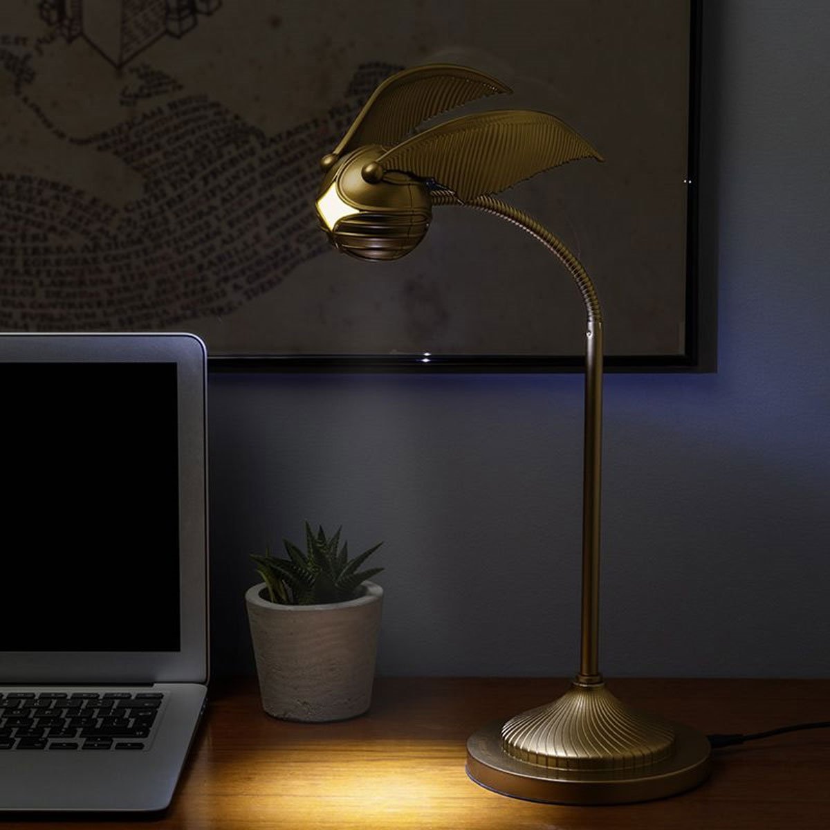 536-harry-potter-golden-snitch-posable-desk-lamp-1.jpg
