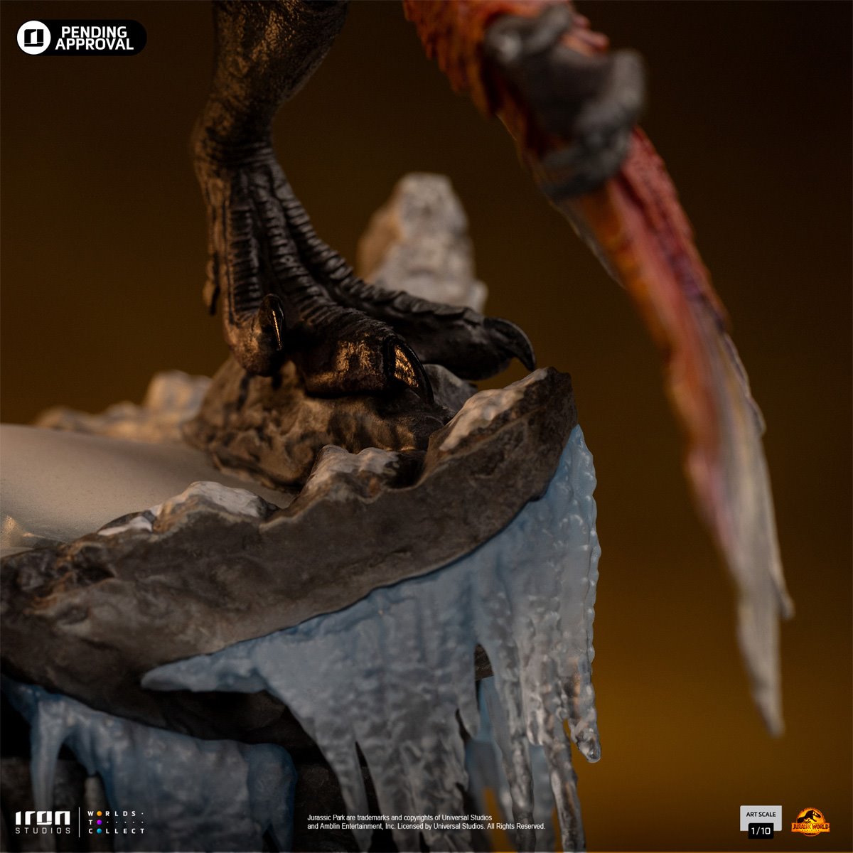 551-jurassic-world-dominion-pyroraptor-1-10-art-scale-limited-edition-statue-1.jpg