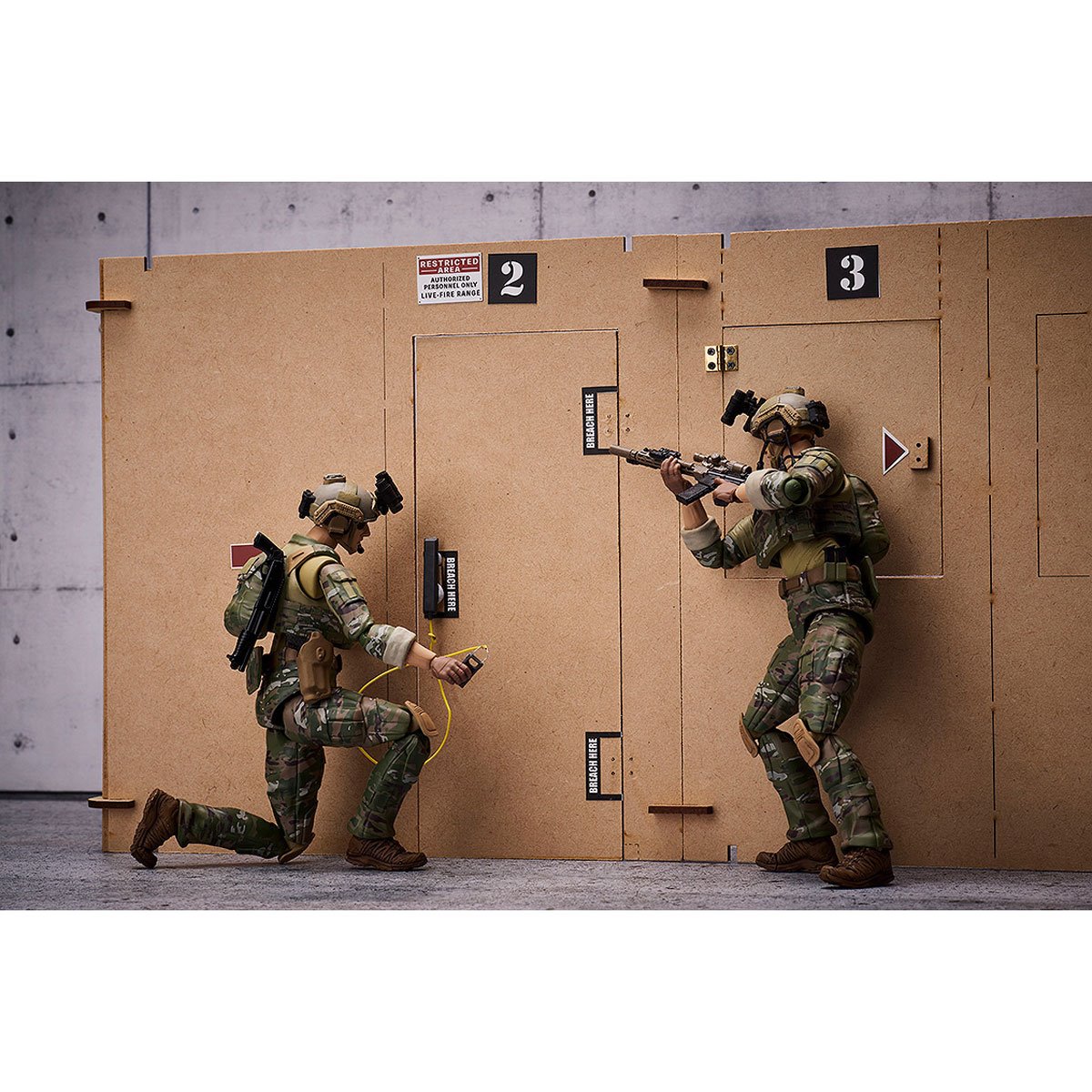 870-little-armory-special-forces-member-figma-action-figure-1.jpg